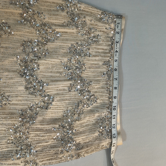 H&M Cream Womans Cream/Silver Sequin About Knee Skirt, NWT Size 8 - Picture 3 of 7